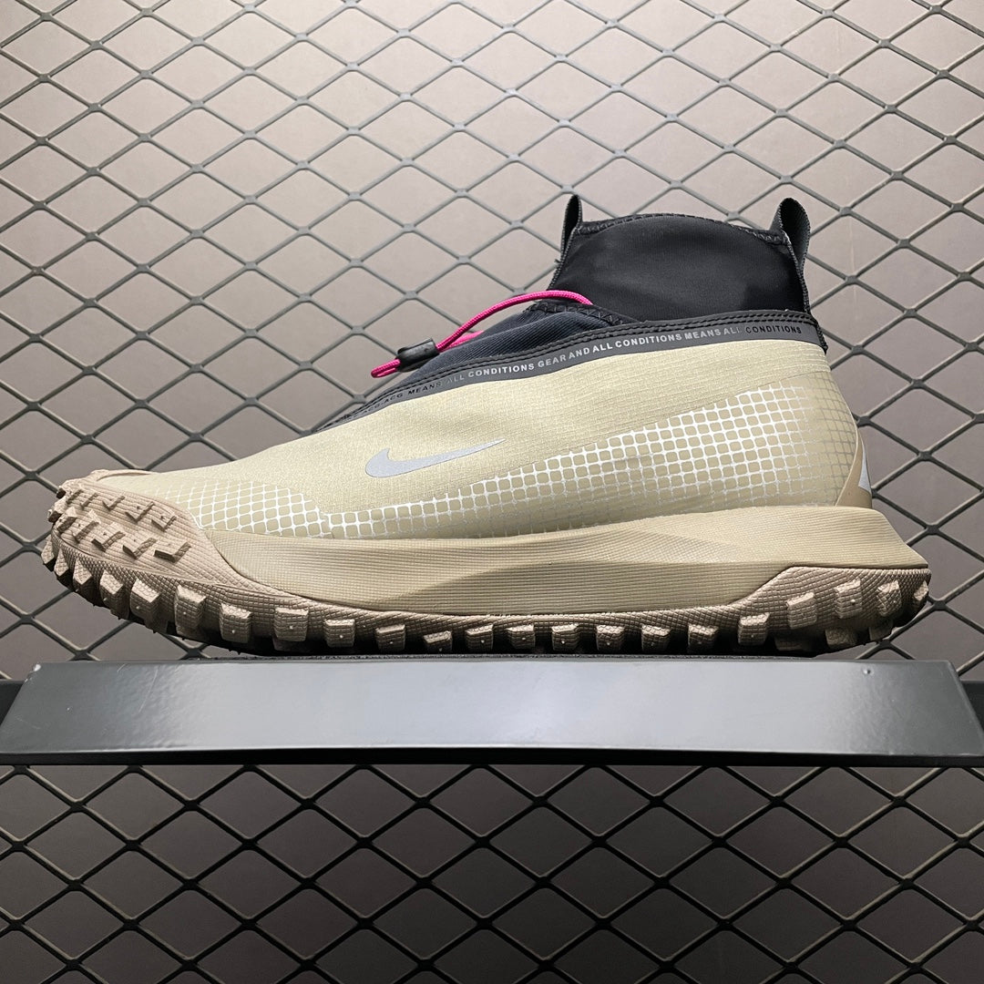 NK ACG Mountain Fly Low GORE-TEX Metallic Silver